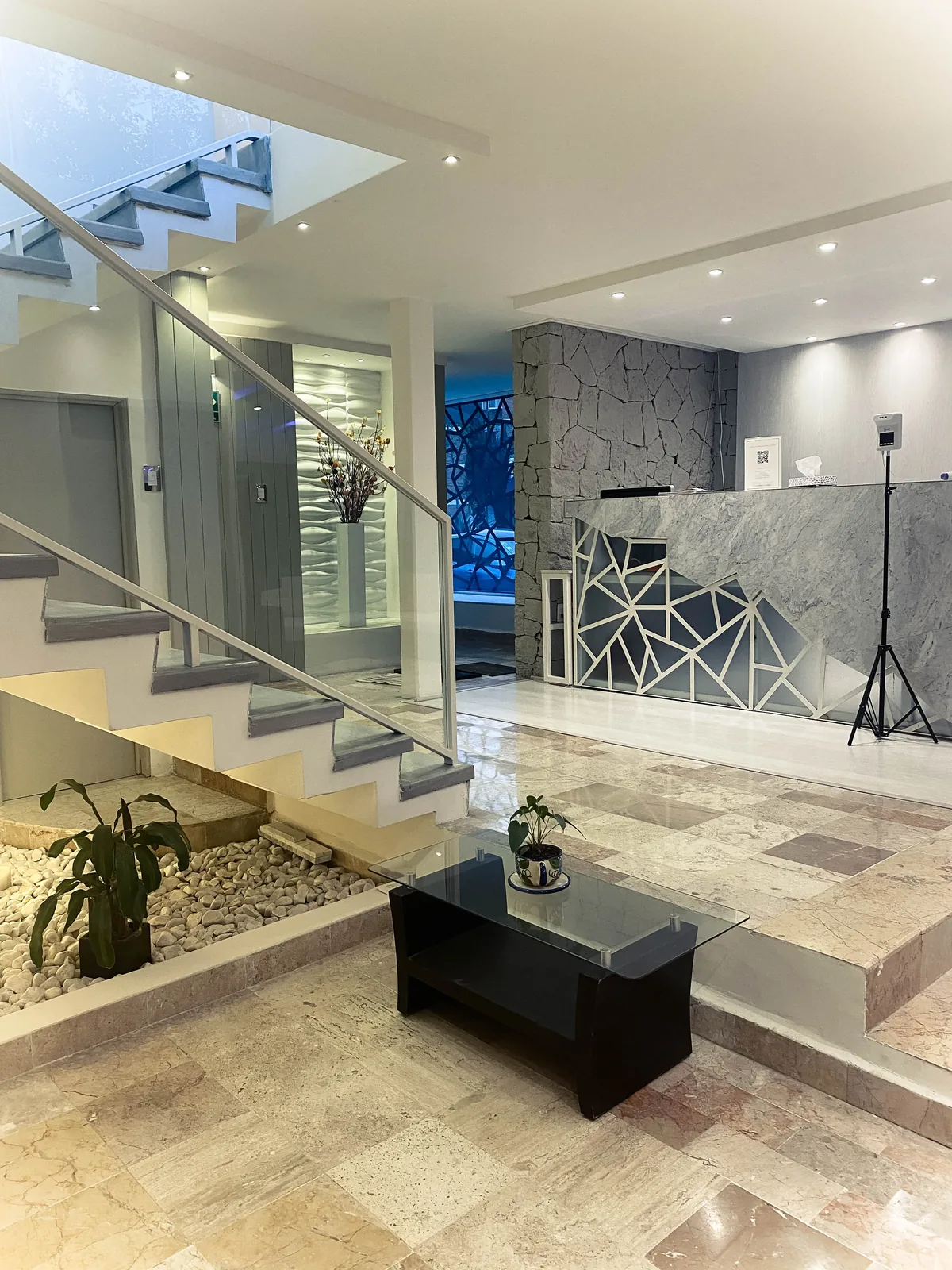 Área de recepción y espera de Golden Medical